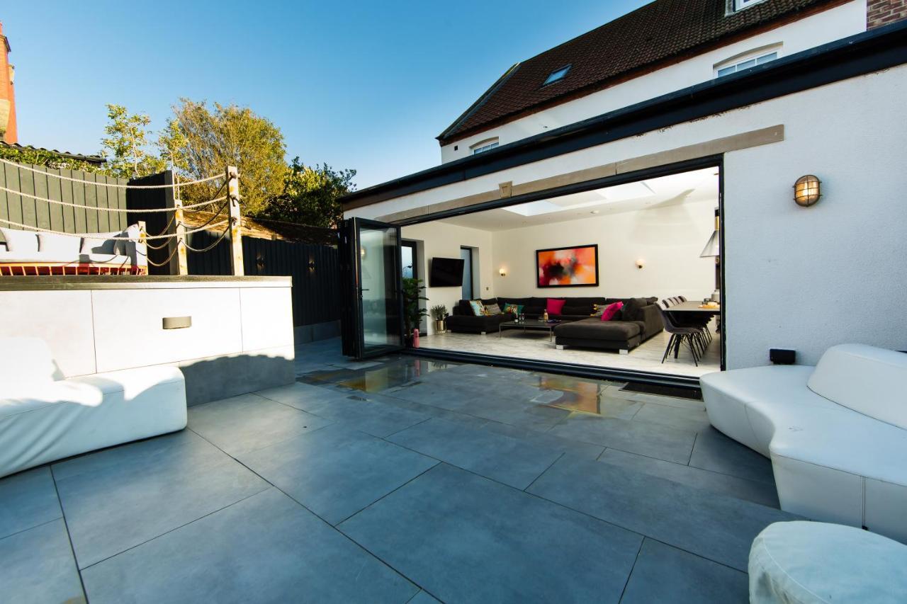 Rounton Villa By Maison Parfaite - Hot Tub - Sea Views - Parking Robin Hood's Bay Exterior photo